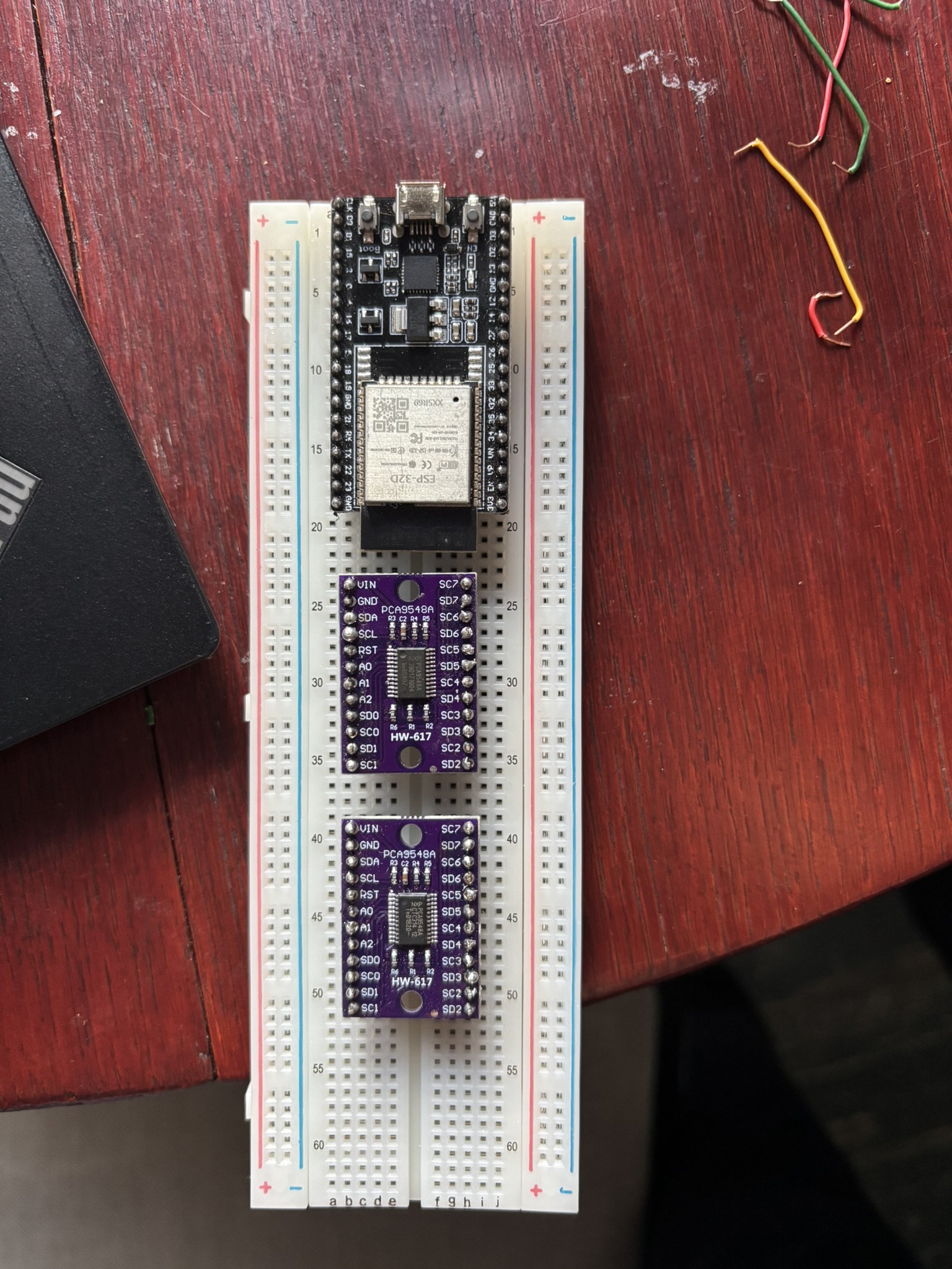 Moduł centralny AIMotion — ESP32 + 2× TCA9548A